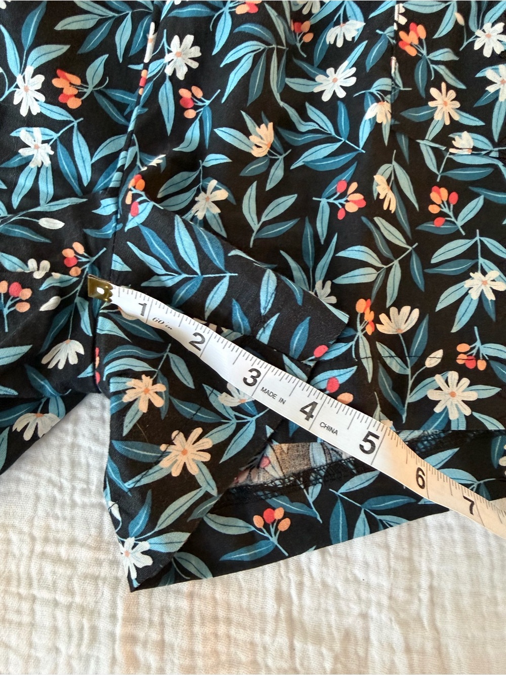 Women’s Button-Down Floral Shirt and Shorts Set in Navy Blue Floral - Picture 7 of 14